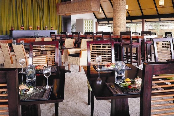 Azzurro Restaurant and Bar